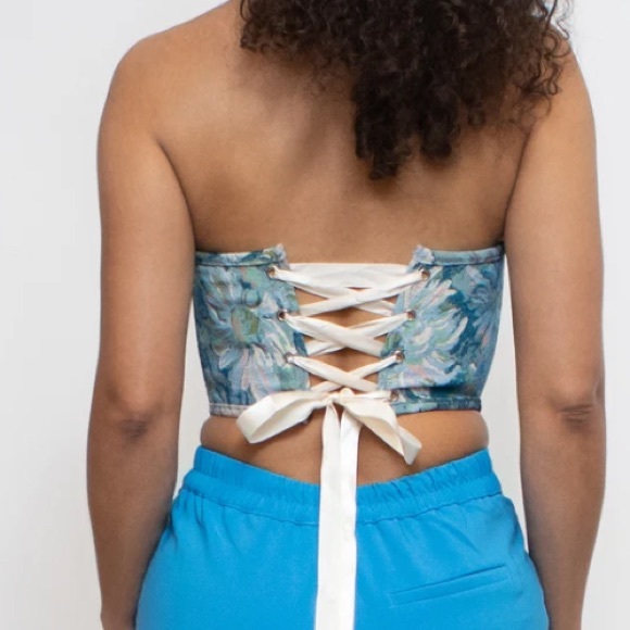 A Shené Collection Floral Corset - Picture 2 of 4